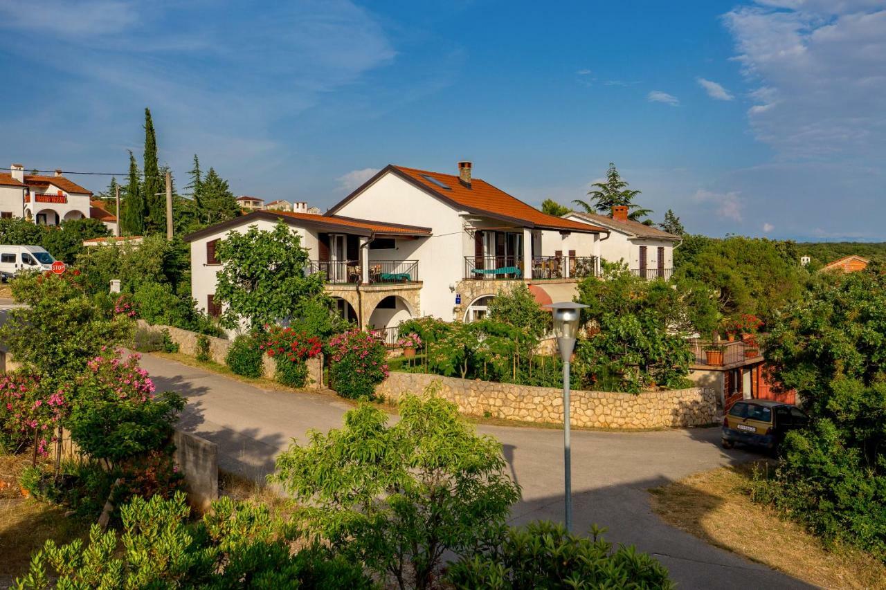 Apartmani Strott Pinezici  Exterior photo