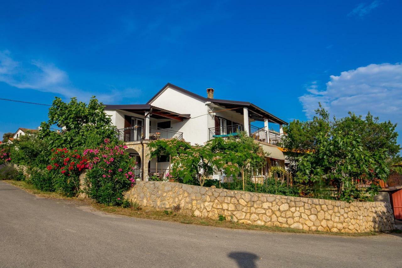 Apartmani Strott Pinezici  Exterior photo